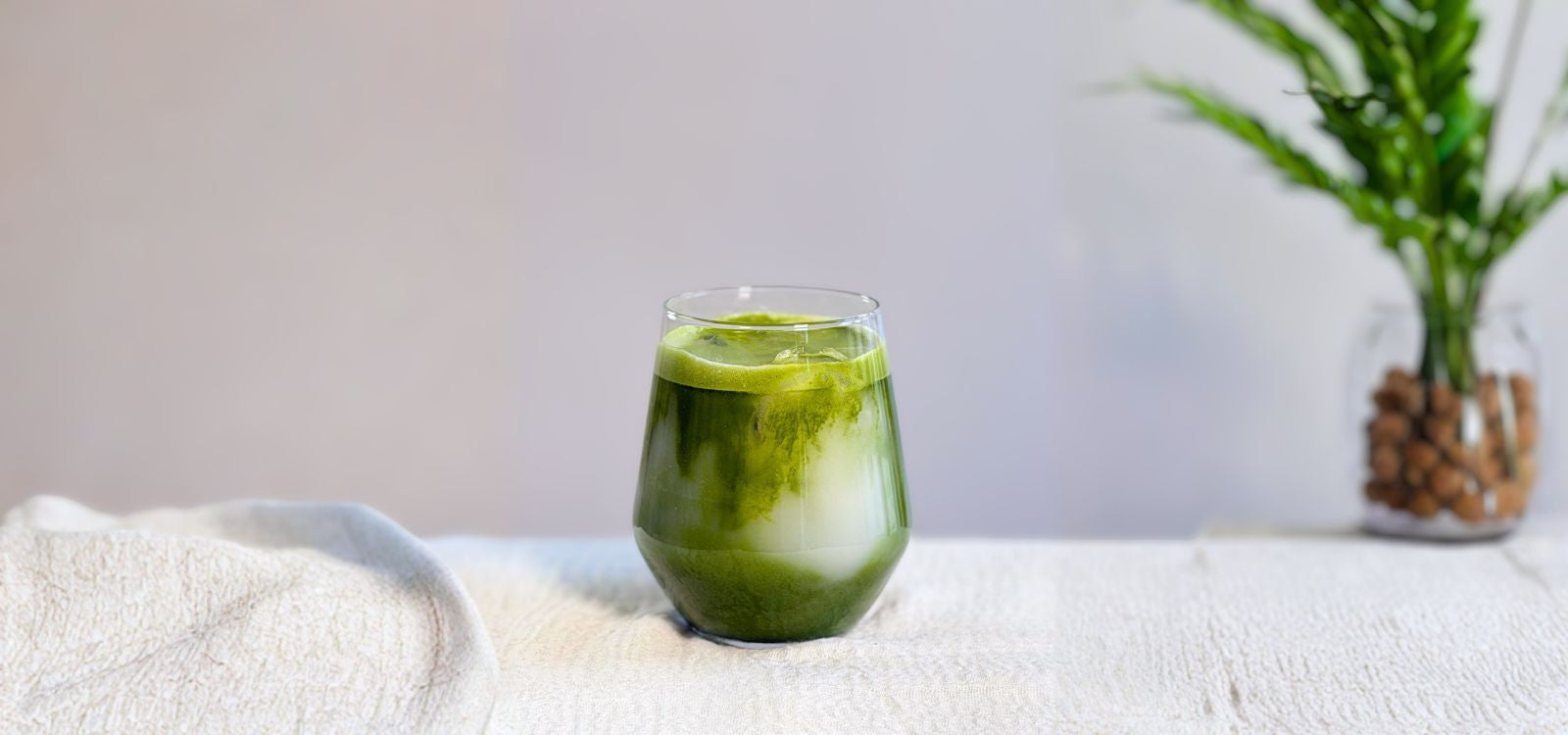 Matcha Coconut Cloud mit Kokoswasser