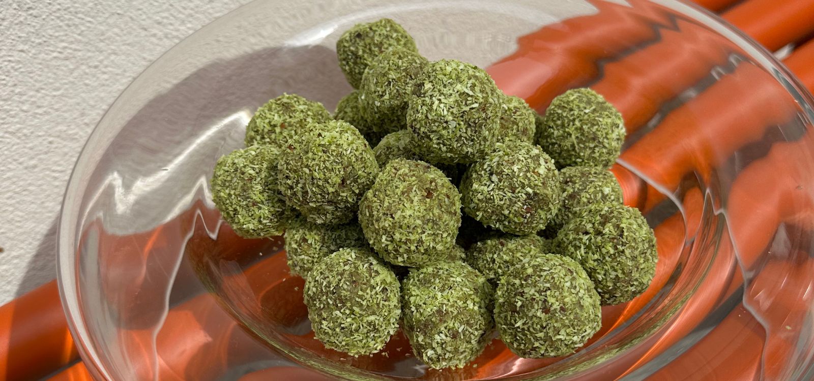 Matcha Kokos Energy Balls - by Tuya