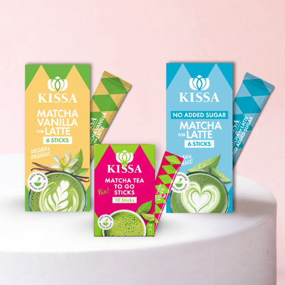 Showcase of the bundle packages: Matcha vanilla for latte, Matcha latte no added sugar, and matcha tea to go sticks
